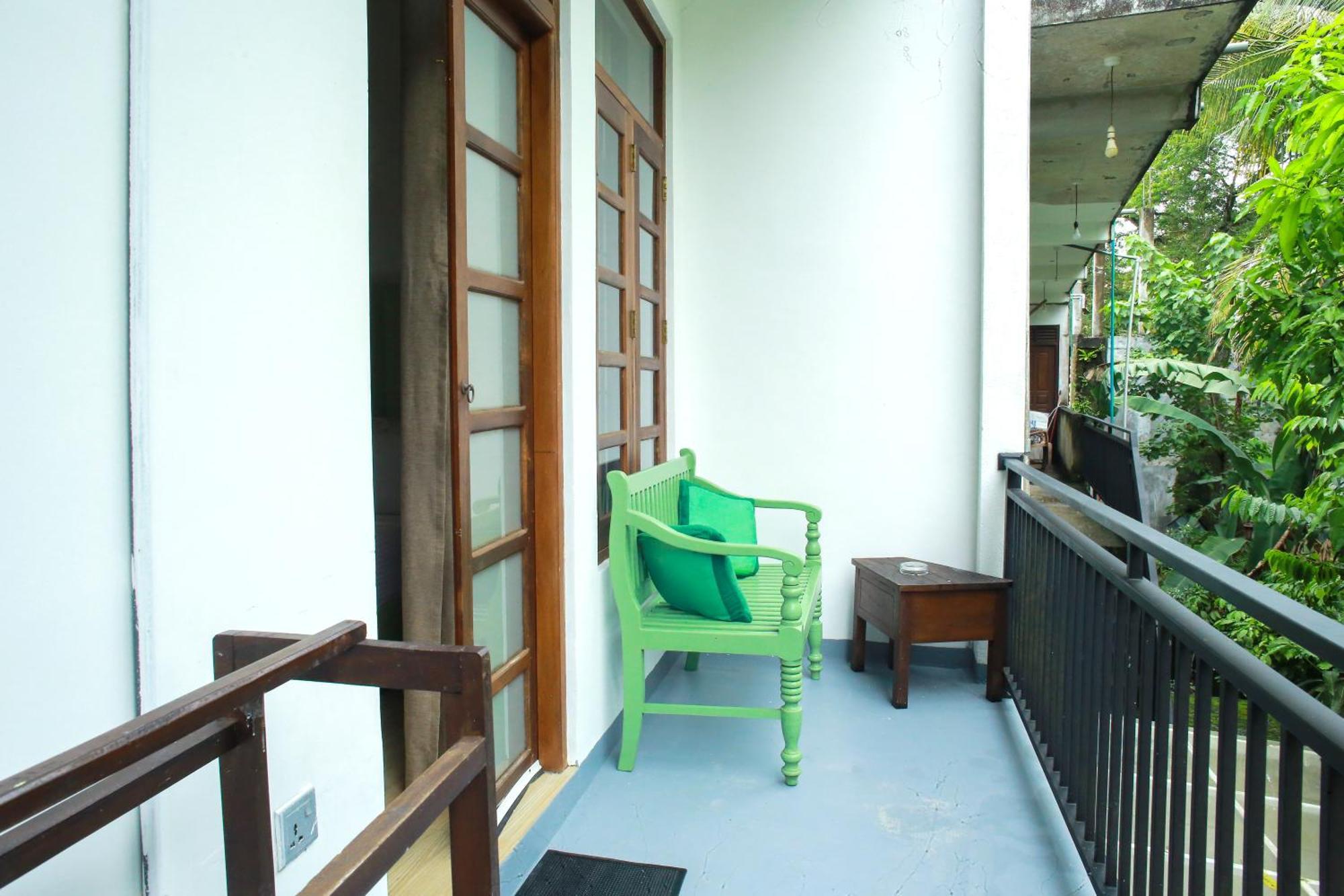 White House Hotel Mirissa Bagian luar foto