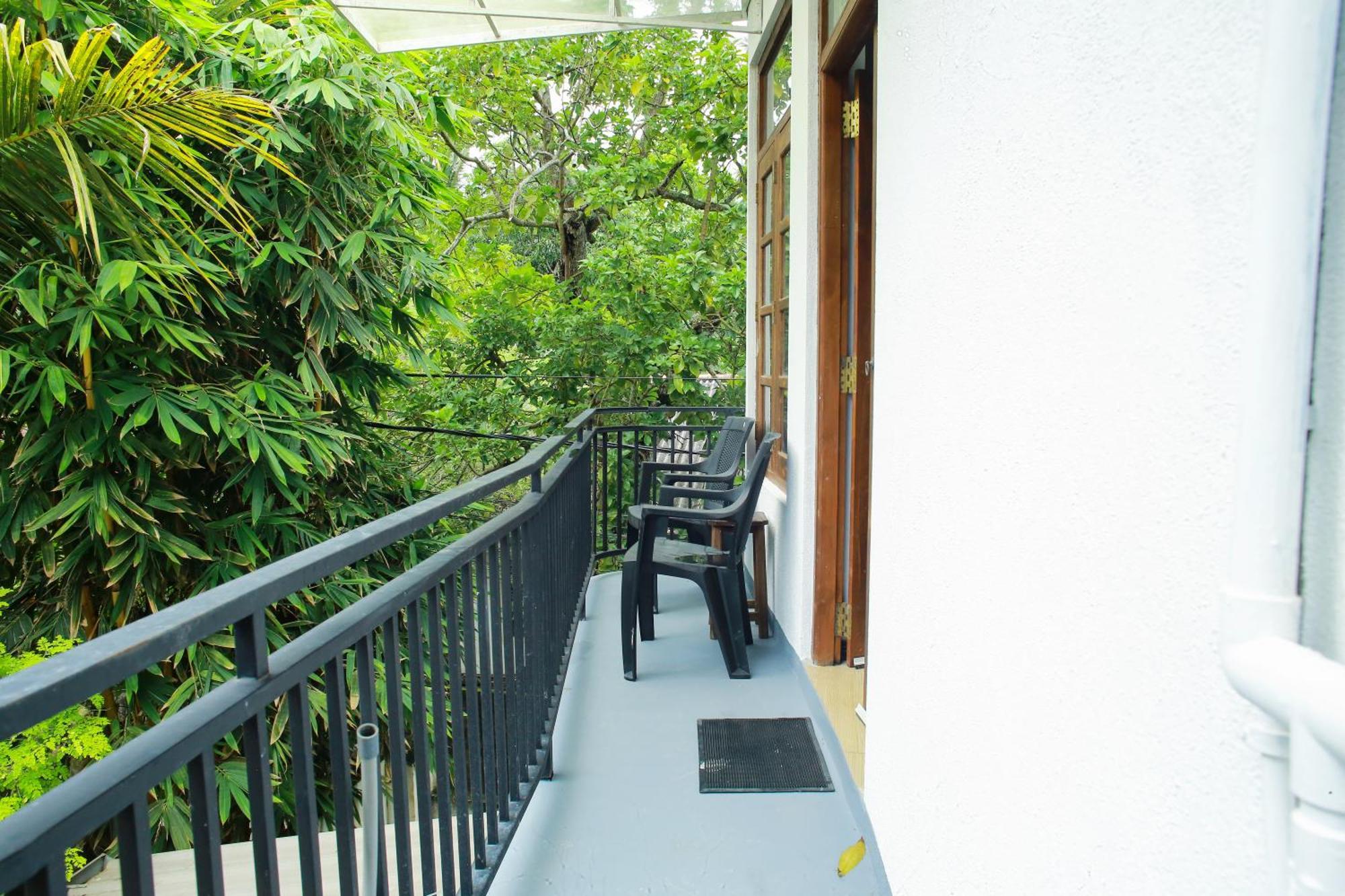 White House Hotel Mirissa Bagian luar foto