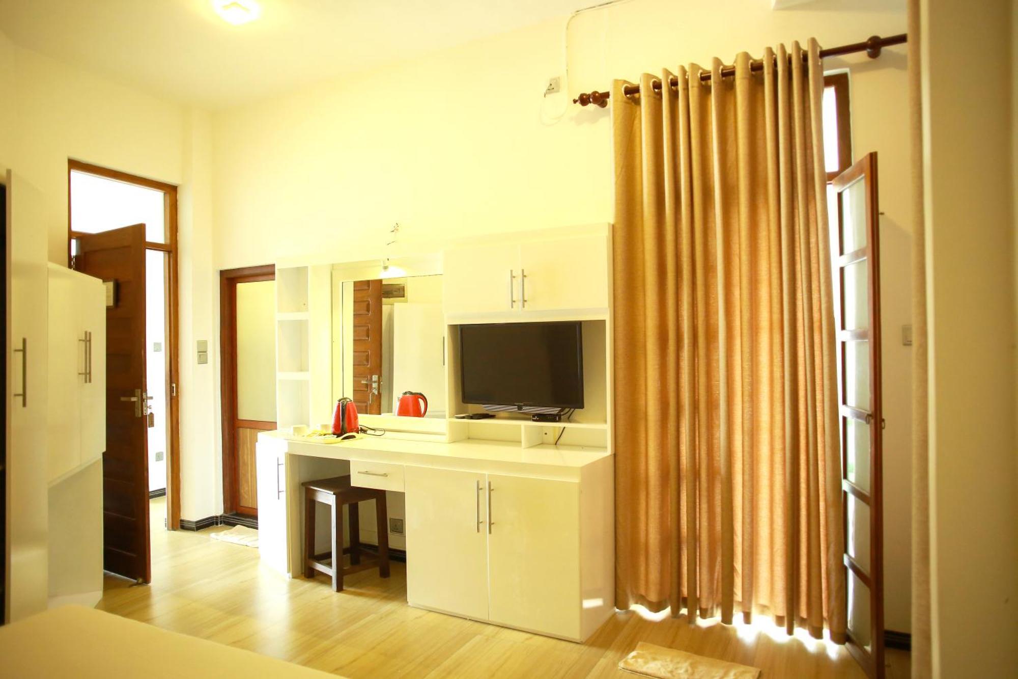 White House Hotel Mirissa Bagian luar foto