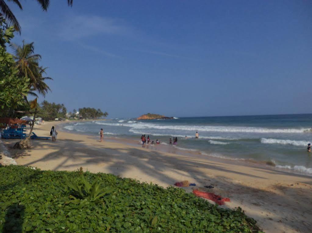 White House Hotel Mirissa Bagian luar foto