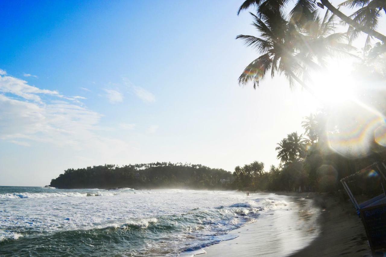 White House Hotel Mirissa Bagian luar foto