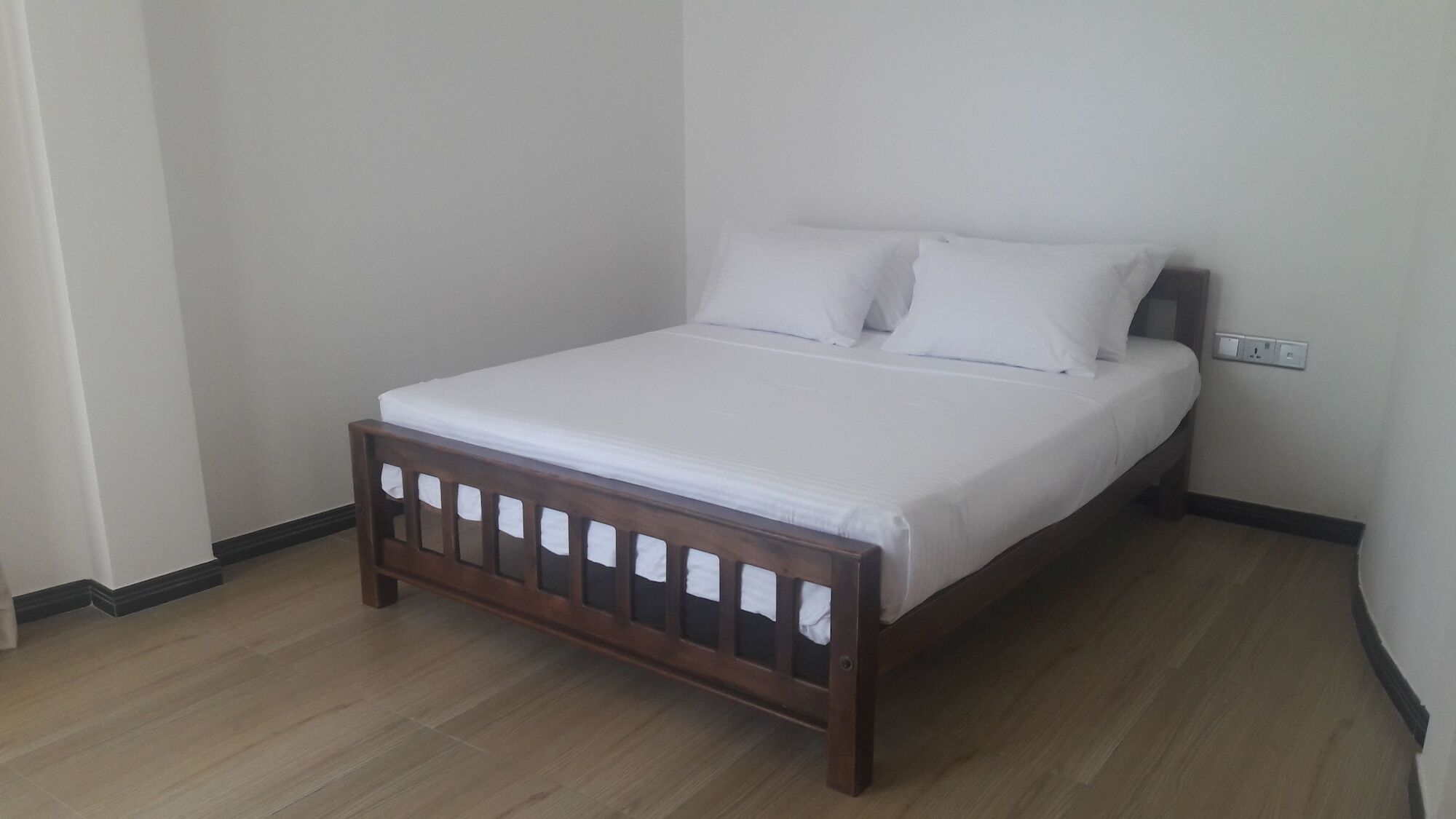 White House Hotel Mirissa Bagian luar foto